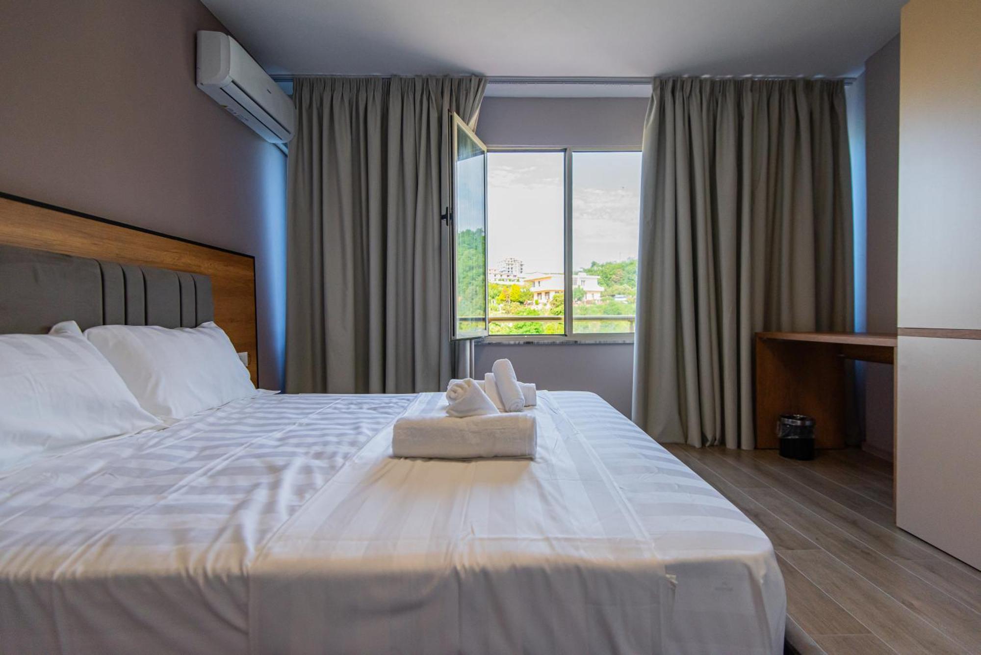 Aparthotel Eda Durres Exterior photo